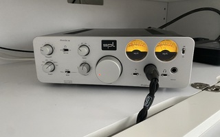 Kuulokevahvistin/DAC, SPL Phonitor XE 768 DAC