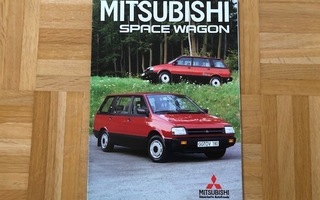 Esite Mitsubishi Space Wagon 1986/1987