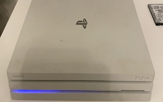 Playstation 4 pro CUH-7116B