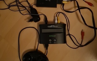 Sega Mega Drive - mukana Scart -> HDMI muunnin, arvo n. 40e