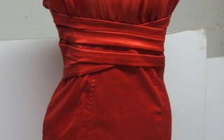# Uusi punainen mekko, koko XXS #