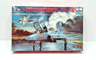 Esci F-5B Northrop CF-116 1:72 pienoismalli UUSI