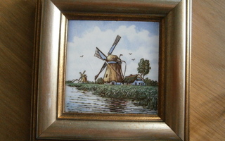Posliini maalaus , Tuulimylly 7,7 x 7.7 cm , kehys 13 x13 cm