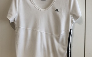 Adidas t-paita 42