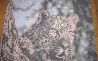 Leopardikuvioinen pussilakana ja tyynyliina