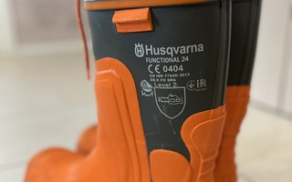 Husqvarna Functional 24 turvasaappaat (43)