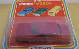 Toyota Crown 2000 MS80 Saloon 4 door 1975 Sakura Japan 1:66