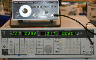 Pienisäröinen audio-oskillaattori Philips PM5107 10Hz-100kHz