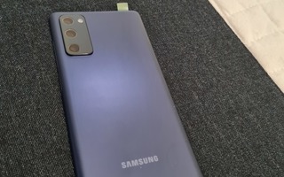 Samsung S20 FE takakansi