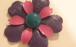 Rintakoru kukka violetti fuksia maalattua peltiä USA vintage