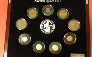 Kokoelma: Suomen rahat 1917. Sis 4 hopeaa + 26 g 925 hopeaa