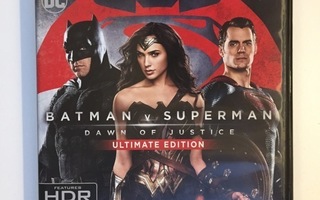 Batman v Superman (4K Ultra HD + Blu-ray) 2016