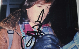 Cliff Williams / Ac/Dc nimikirjoitus valokuvassa
