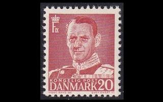 Tanska 304III ** Frederik IX 20 öre punainen (1948)