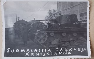 Äänislinna, suomalaisia tankkeja Äänislinnassa, mv valokuva