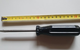 Ruuvimeisseli latta musta reilut 20 cm pitkä