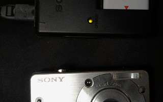 Sony Cyber Shot DSC-W50 digipokkari