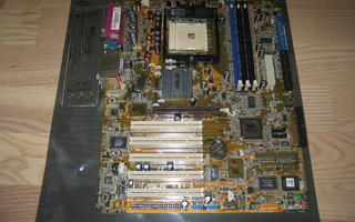 Asus K8V-X (socket 754)