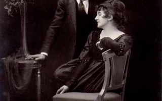 RAKKAUS / Kaunis tumma nainen ja komea mies. 1900-l.