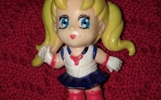 Sarjakuva hahmo "tyttö" nukke 80-luvulta noin 6 cm