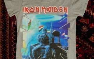 Iron Maiden paita / bändipaita 2 Minutes to Midnight KOKO S