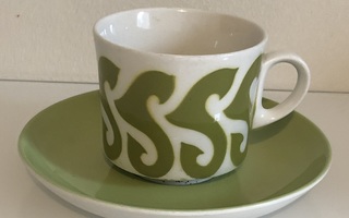 Arabia Ässä  kahvikuppi ja tassi väri vihreä puhallusk.