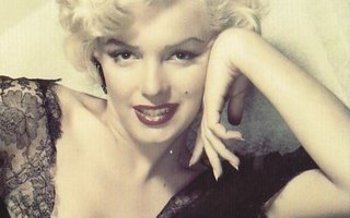 Marilyn Monroe käsi poskella       p2