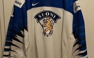 Kari Piiroinen game worn leijonat u20 2021