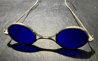 Erikoiset antiikki/vintage lasit, syvän siniset lasilinssit