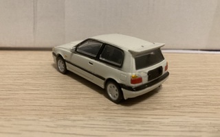 Nissan Sunny n14 pikkuauto 1/64