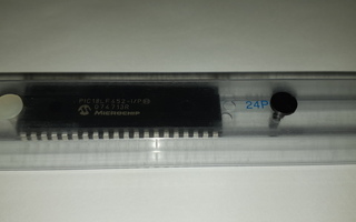 Microchip PIC18LF452-1/P prosessori