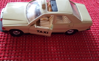 Peltiauto keltainen taxi