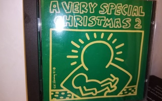 Joulu CD : A Very Special Christmas 2 Sis. postikulut