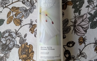 ~Avon White Lily suihkuvoide~ 500ml