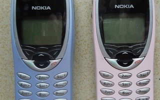 Siisti Vaaleansininen Nokia 8210 puhelin! + uusi akku!!!