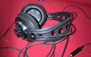 AKG K240 mk I vintage stereokuulokkeet.