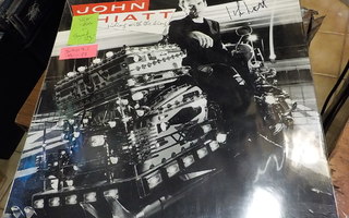 JOHN HIATT - RIDING WITH THE KING VG+/EX+ LP NIMMARILLA