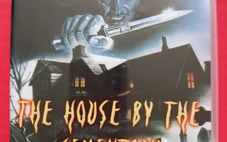 House by the cemetary Ruotsi DVD