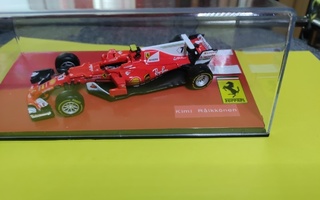 Ferrari lippis + T-paita + pienoismalli