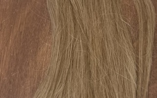 Poninhäntäpidennys, ponnaripidennys, hiuslisäke, 65 cm, UUSI