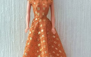 HARVINAINEN Barbie kellohelmainen illallismekko 60 – luku