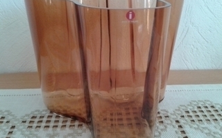 Alvar Aalto maljakko  ruskea numeroitu 1991 16 cm