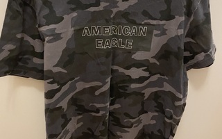American Eagle T-paita Musta Harmaa Maastokuvio Koko M