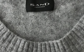 Sand neule , M