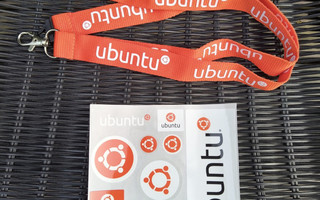 Ubuntu-irtaimistoa (tarroja ja avainnauha)