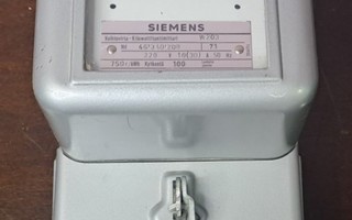 Kilovattituntimittari Siemens W203