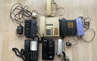”Vanhoja puhelimia”