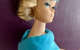 Vintage Barbie Swirl Ponytail ja asu
