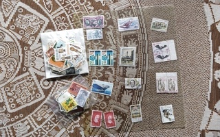 Eri maista postimerkkejä (214 kpl)