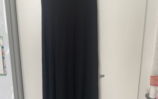 pitkä Katri Niskanen mekko XS (36)